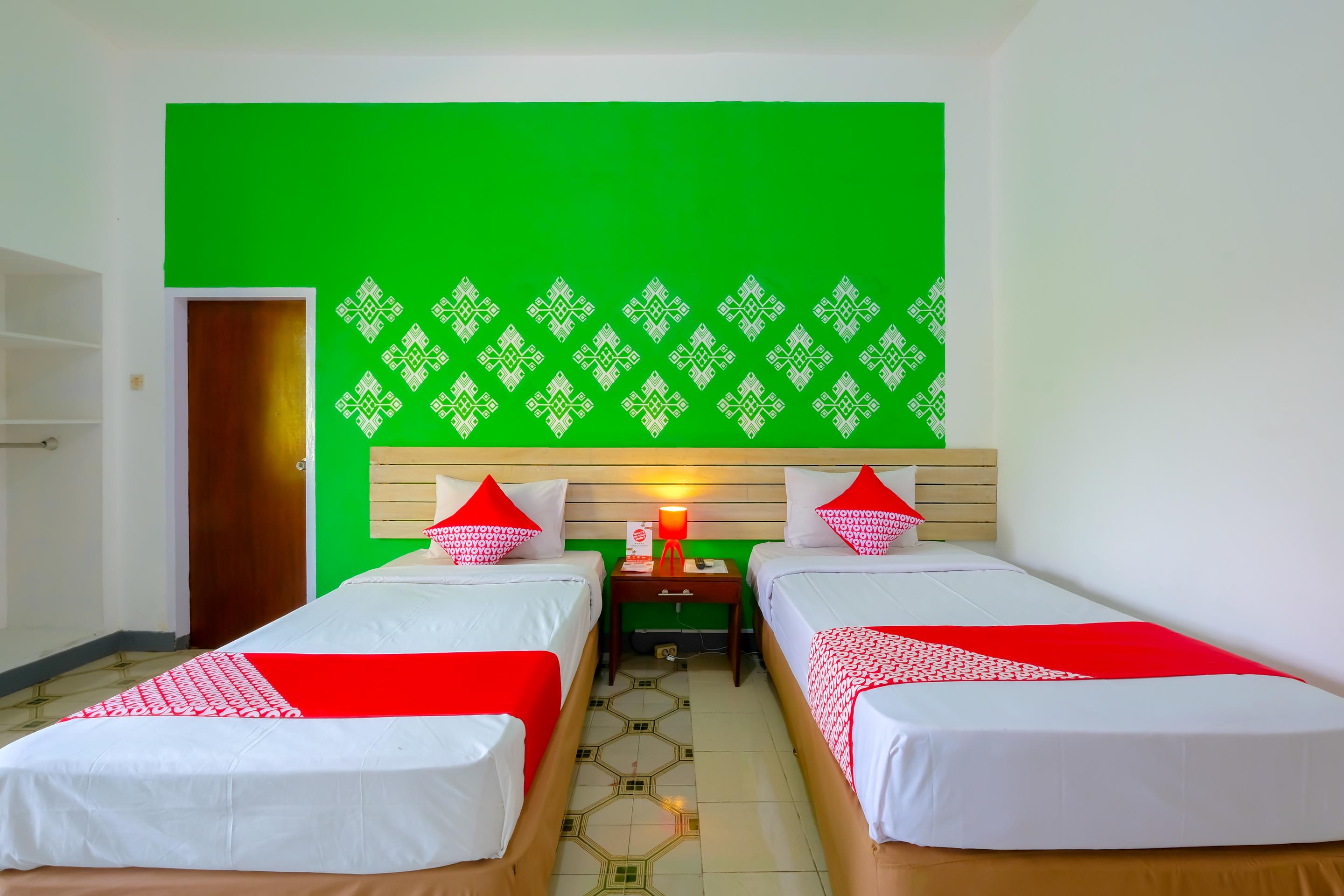 Oyo 1206 Lombok Guest House Матарам Екстериор снимка