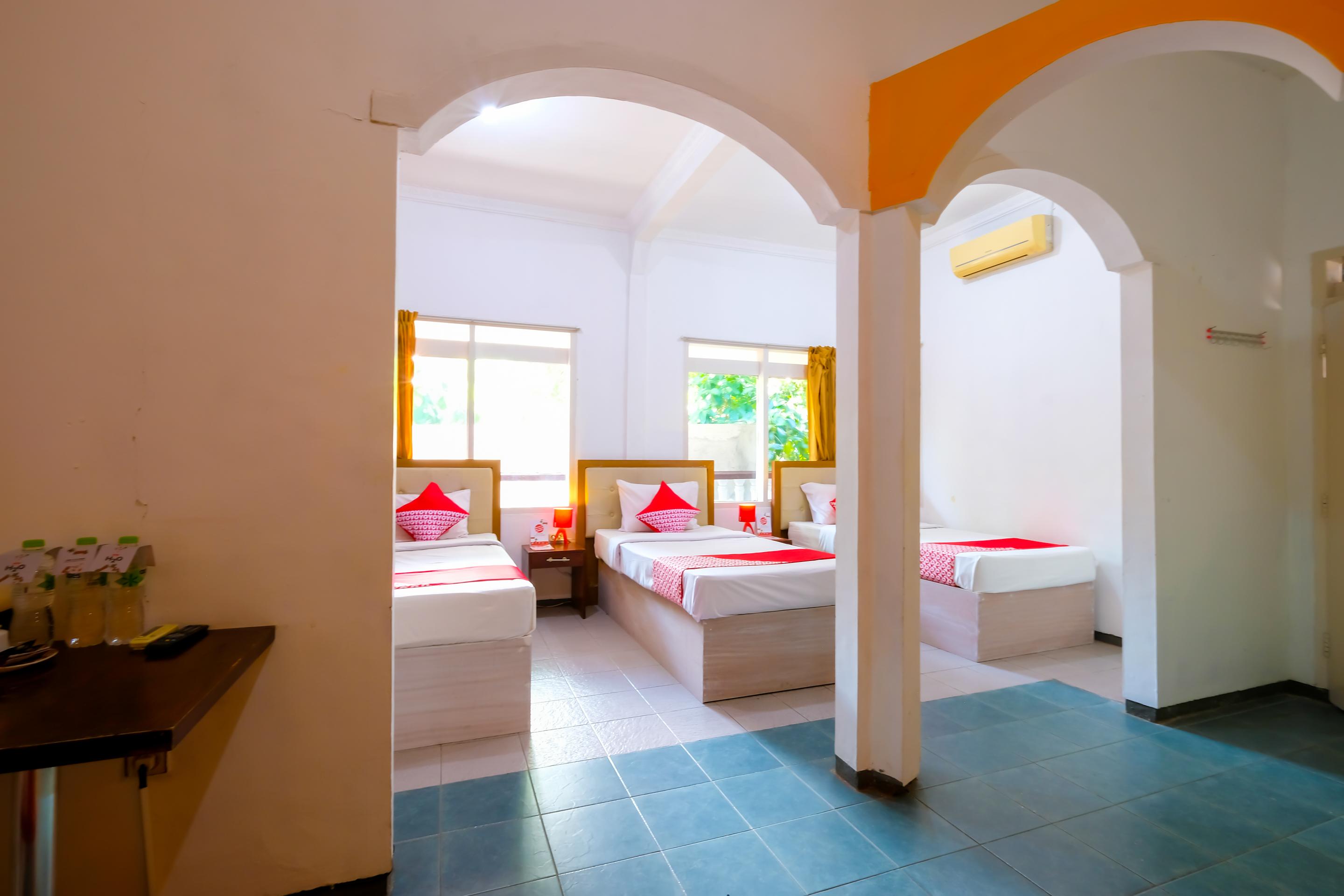 Oyo 1206 Lombok Guest House Матарам Екстериор снимка