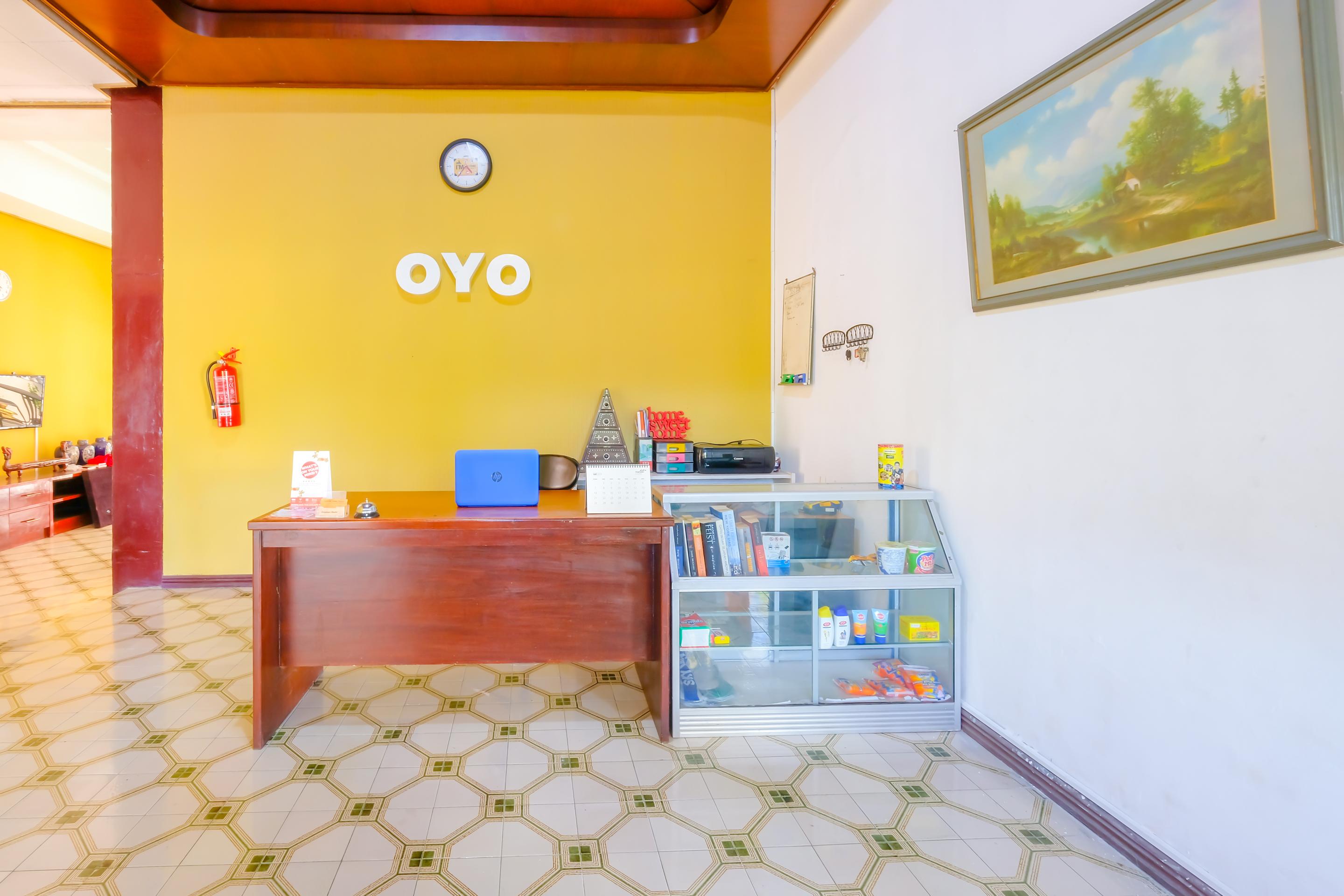 Oyo 1206 Lombok Guest House Матарам Екстериор снимка