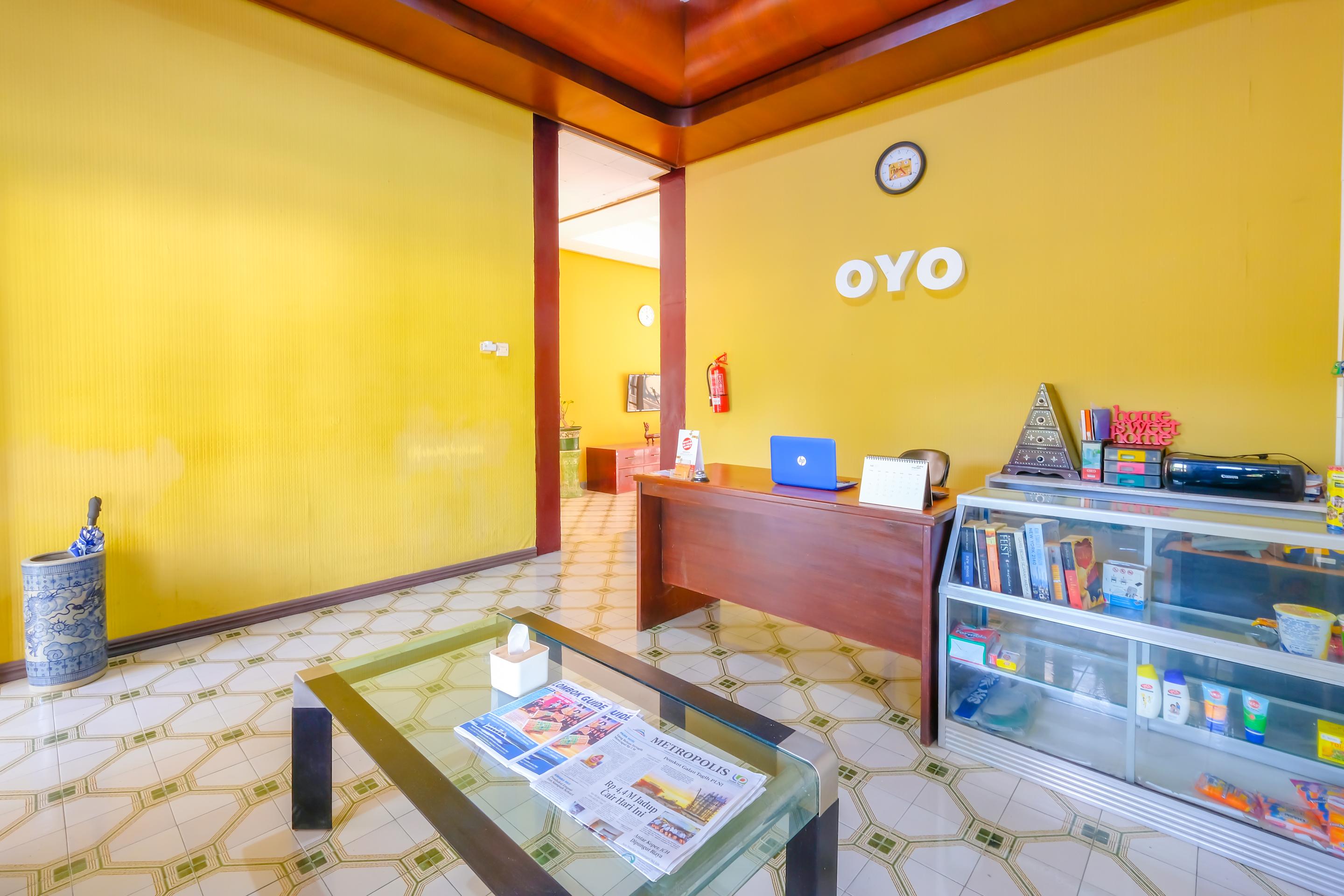 Oyo 1206 Lombok Guest House Матарам Екстериор снимка