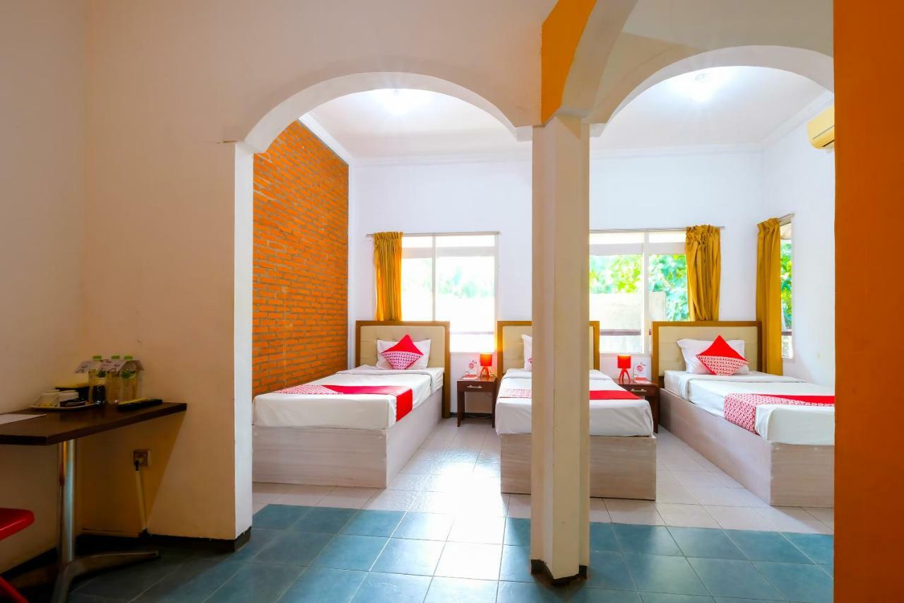 Oyo 1206 Lombok Guest House Матарам Екстериор снимка