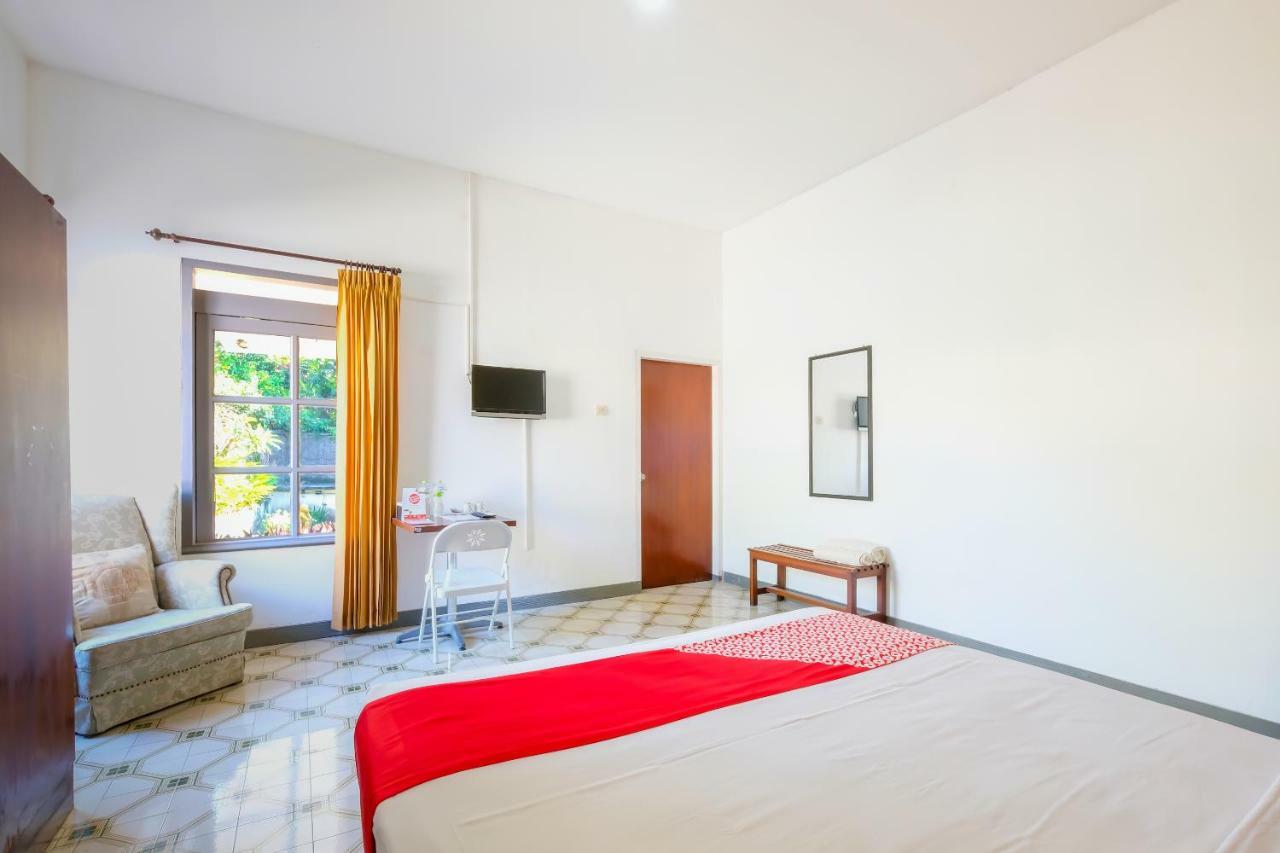 Oyo 1206 Lombok Guest House Матарам Екстериор снимка